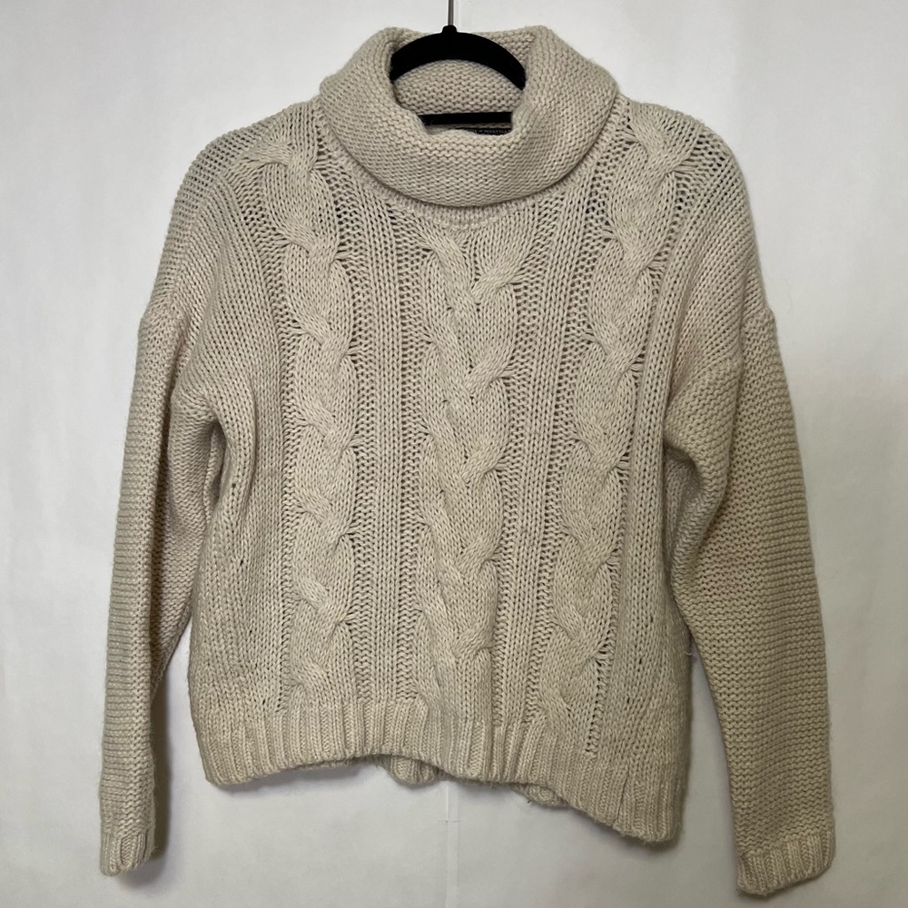 Brandy Melville Sweater